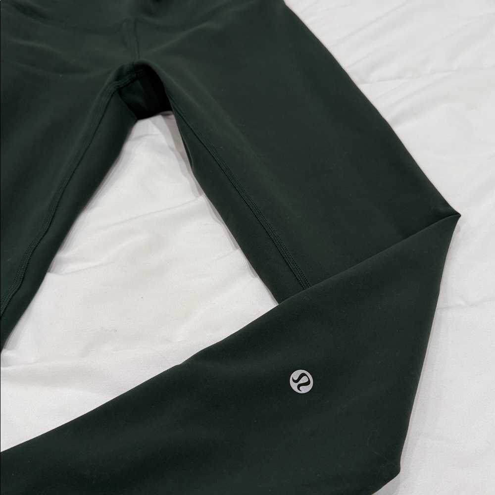 Lululemon - Picture 2 of 3